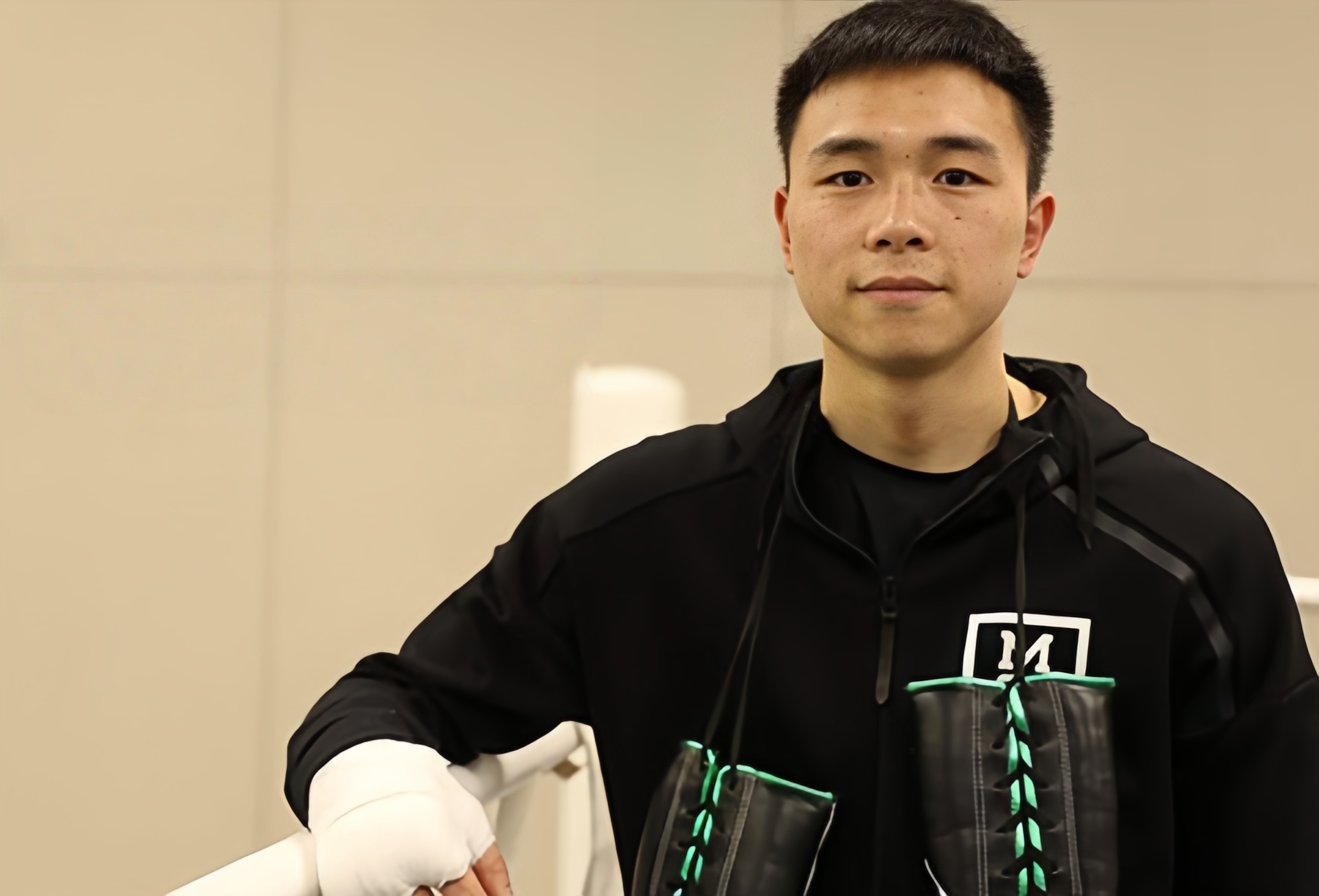 超羽量级（Super Featherweight）